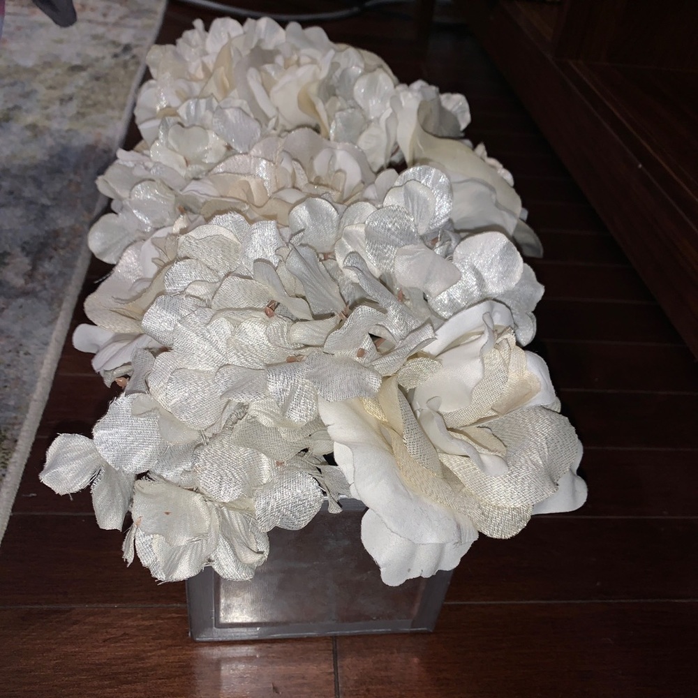 Flower decor - Picture 2 of 3